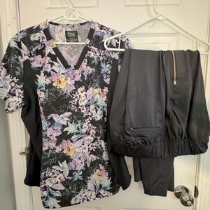 Scrub set Cherokee Flex gray & pastel flower top with gray pants, XL EUC